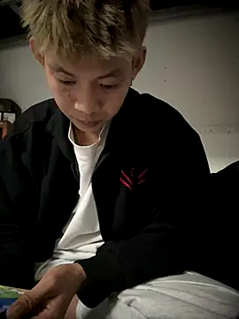 linh21107 online show from 11.27.25