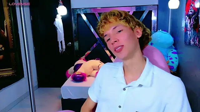 Snapshot of park_jimin1 chatting on 10.29.25 park jimin1 online show from 10.29.25