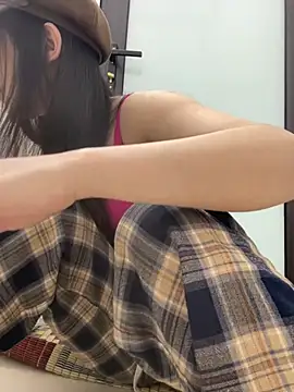 Snapshot of Dieknr chatting on 02.05.26 Dieknr online show from 02.05.26