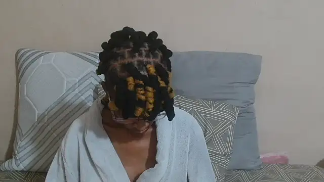 Snapshot of SugarPoppy24xxx chatting on 09.19.25 SugarPoppy24xxx online show from 09.19.25