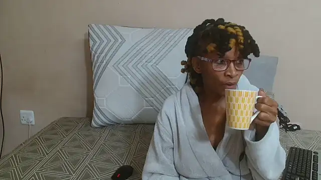 Snapshot of SugarPoppy24xxx chatting on 09.20.25 SugarPoppy24xxx online show from 09.20.25