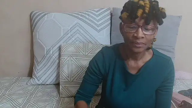 Snapshot of SugarPoppy24xxx chatting on 09.25.25 SugarPoppy24xxx online show from 09.25.25