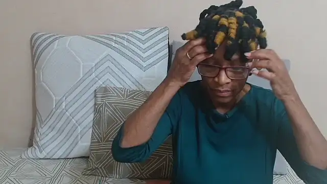 Snapshot of SugarPoppy24xxx chatting on 09.28.25 SugarPoppy24xxx online show from 09.28.25