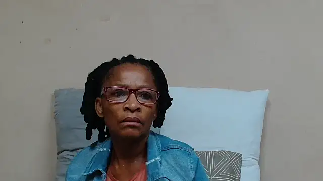 Snapshot of SugarPoppy24xxx chatting on 11.03.25 SugarPoppy24xxx online show from 11.03.25