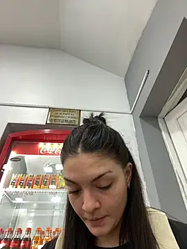 Danielaeliana online show from 09.12.25