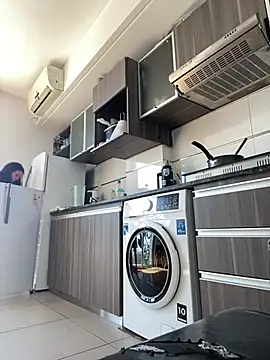 Danielaeliana online show from 03.31.26