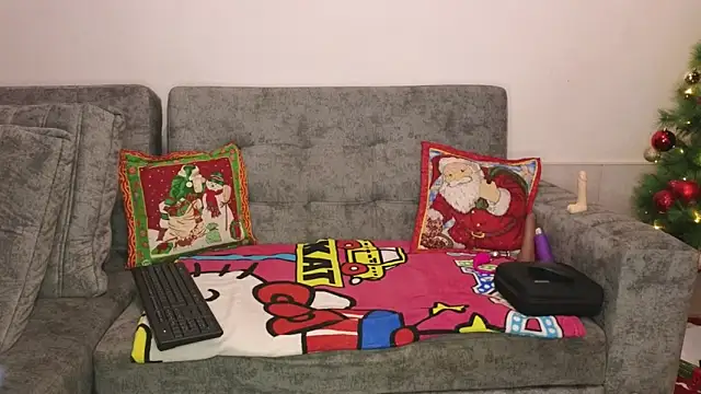 adahira08 online show from 12.17.25