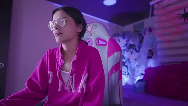 Lana Dreams  online show from 10.21.25