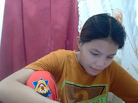 Snapshot of Joys_Wet_Pussy chatting on 10.22.25 Joys Wet Pussy online show from 10.22.25