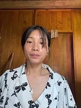 EmLy02 online show from 09.22.25