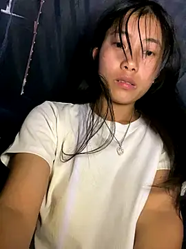 EmLy02 online show from 10.14.25