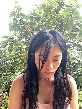 EmLy02 online show from 10.18.25