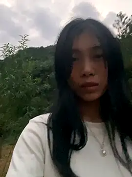 EmLy02 online show from 10.22.25