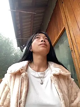 EmLy02 online show from 11.01.25