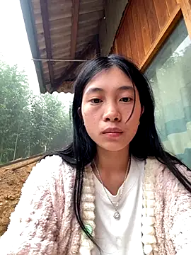 EmLy02 online show from 11.01.25