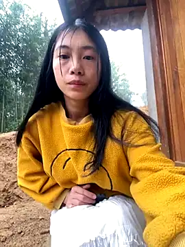 EmLy02 online show from 11.12.25