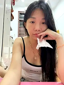 Snapshot of Miumieu chatting on 09.23.25 Miumieu online show from 09.23.25