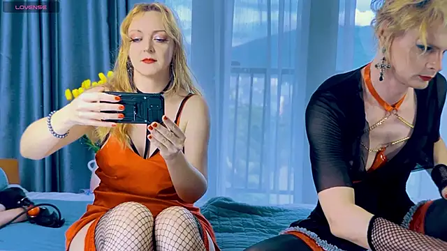 LolaSpaisTS online show from 09.16.25