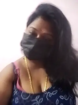 Snapshot of chaitara-reddy chatting on 10.05.25 chaitara-reddy online show from 10.05.25