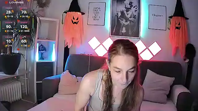 XBellaXundXUweX online show from 10.10.25