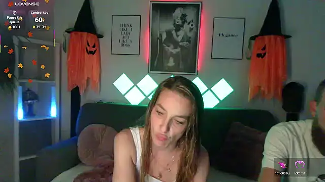 XBellaXundXUweX online show from 10.14.25