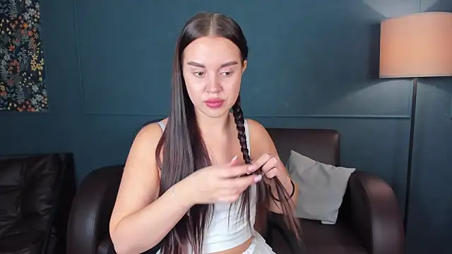 AmeliaRoyale online show from 10.07.25