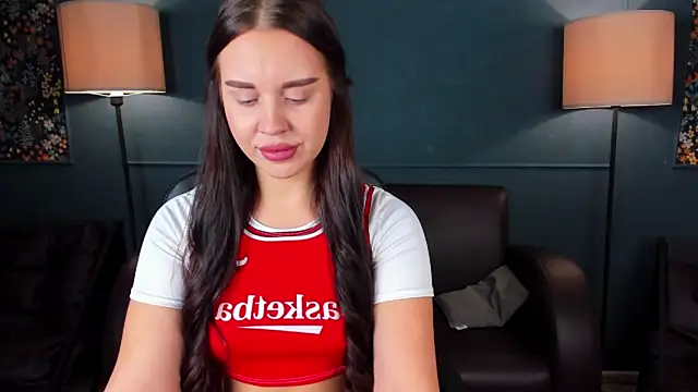 AmeliaRoyale online show from 10.10.25