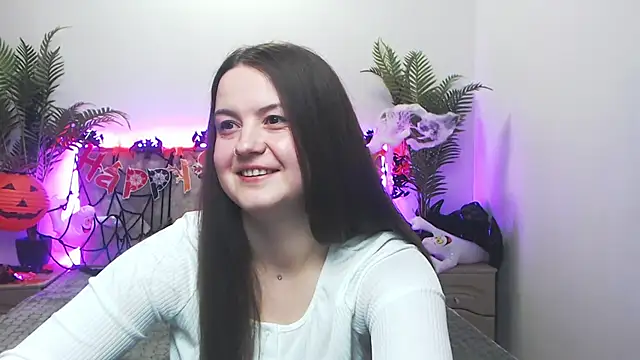 Snapshot of MavkaCute chatting on 10.28.25 MavkaCute online show from 10.28.25