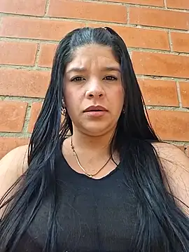 Snapshot of Eiimy_pretty chatting on 10.10.25 Eiimy pretty online show from 10.10.25