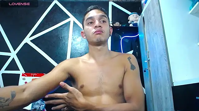 Angel latinboy online show from 02.19.25