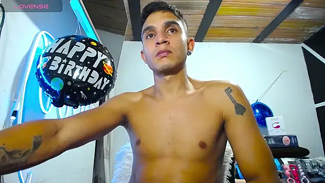 Angel latinboy online show from 03.18.25