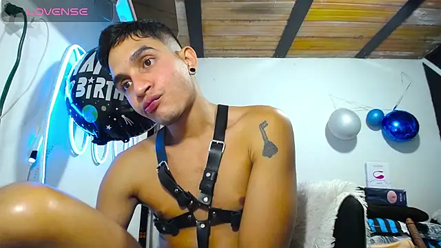 Angel latinboy online show from 03.20.25