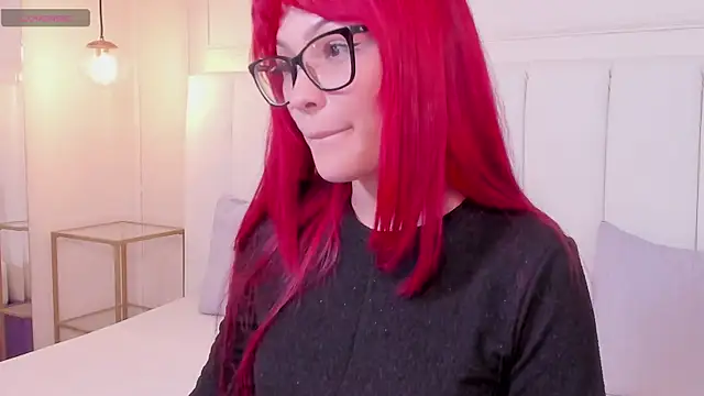 Snapshot of mae_lyra chatting on 02.04.26 mae lyra online show from 02.04.26