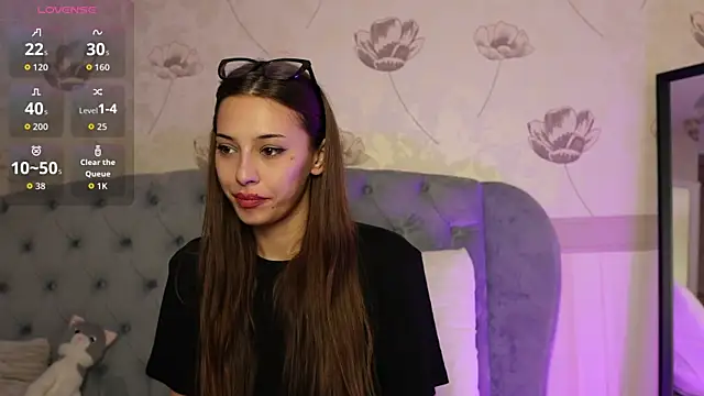 Snapshot of Anya_Sky chatting on 11.30.25 Anya Sky online show from 11.30.25