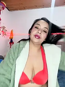 Snapshot of Anahibella chatting on 09.28.25 Anahibella online show from 09.28.25