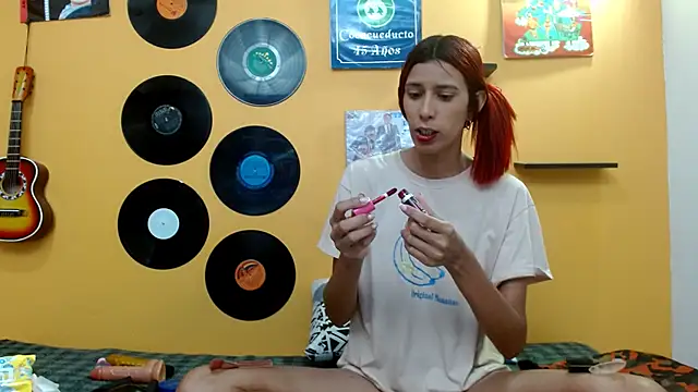 skinnyverus18 online show from 10.23.25