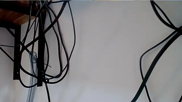 Snapshot of skinnyverus18 chatting on 04.19.26 skinnyverus18 online show from 04.19.26