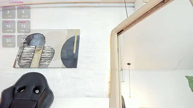 Snapshot of Sarah_GothicGirl chatting on 02.04.26 Sarah GothicGirl online show from 02.04.26