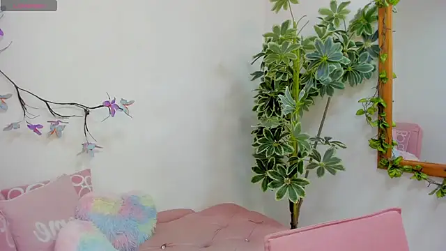 Snapshot of SaraWagner_ chatting on 02.08.26 SaraWagner online show from 02.08.26