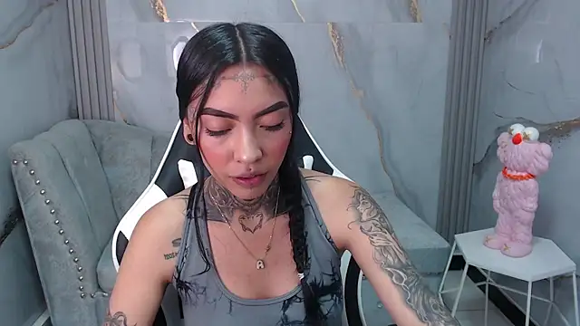 Snapshot of Ashley_Blum_v chatting on 09.15.25 Ashley Blum v online show from 09.15.25