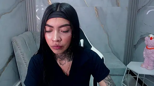 Snapshot of Ashley_Blum_v chatting on 09.19.25 Ashley Blum v online show from 09.19.25