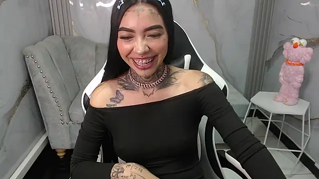 Snapshot of Ashley_Blum_v chatting on 10.03.25 Ashley Blum v online show from 10.03.25