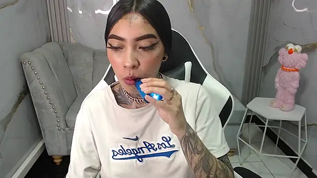 Snapshot of Ashley_Blum_v chatting on 10.07.25 Ashley Blum v online show from 10.07.25