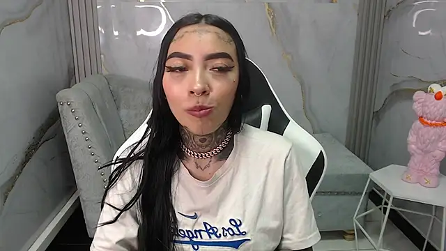 Snapshot of Ashley_Blum_v chatting on 10.08.25 Ashley Blum v online show from 10.08.25