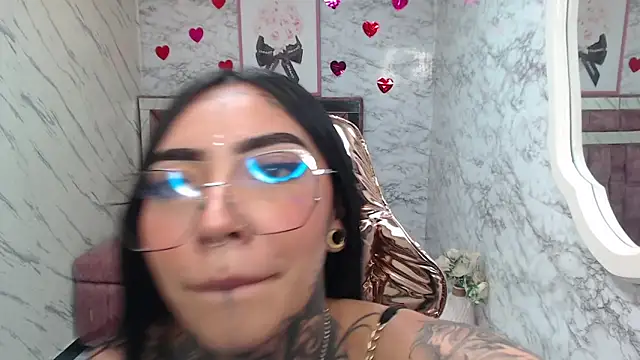 Snapshot of Ashley_Blum_v chatting on 10.27.25 Ashley Blum v online show from 10.27.25