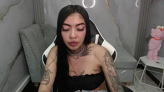 Snapshot of Ashley_Blum_v chatting on 11.24.25 Ashley Blum v online show from 11.24.25