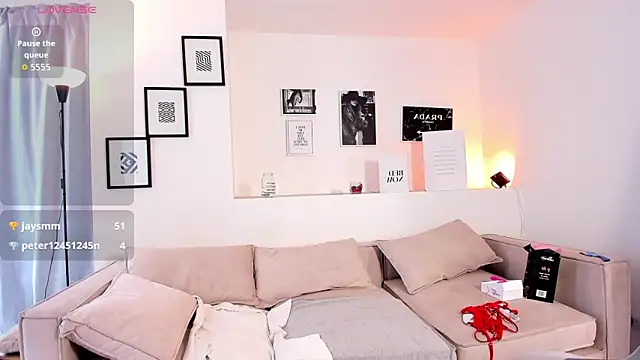 Snapshot of Miacorner_ chatting on 09.28.25 Miacorner online show from 09.28.25