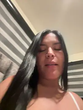 MacaW09 online show from 04.13.26