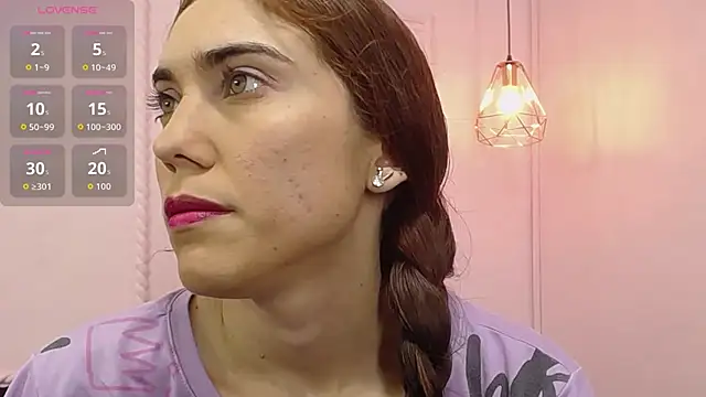 Snapshot of danna7cute chatting on 09.10.25 danna7cute online show from 09.10.25