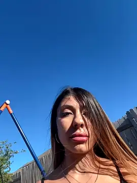 bbgurlnickii online show from 11.11.25